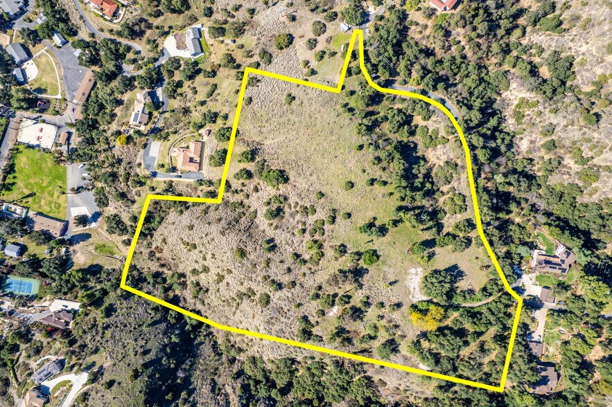 1018 N Glendora Ave, Glendora, CA à vendre - Photo de l’immeuble – Image 2 sur 12