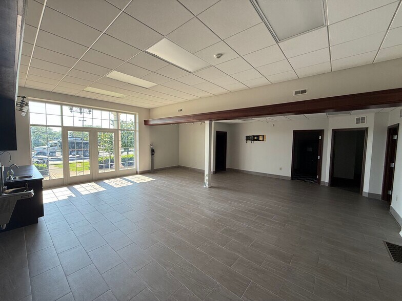 33 S Cleveland Ave, Westerville, OH à vendre - Photo de l’immeuble – Image 2 sur 7