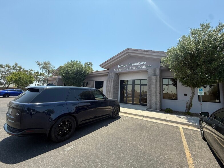2163 E Baseline Rd, Tempe, AZ à vendre - Photo de l’immeuble – Image 3 sur 7