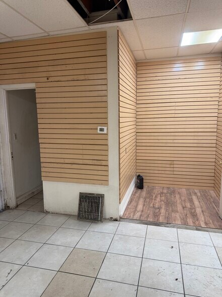 2203-2309 Brundage Ln, Bakersfield, CA à louer - Photo intérieure – Image 3 sur 7