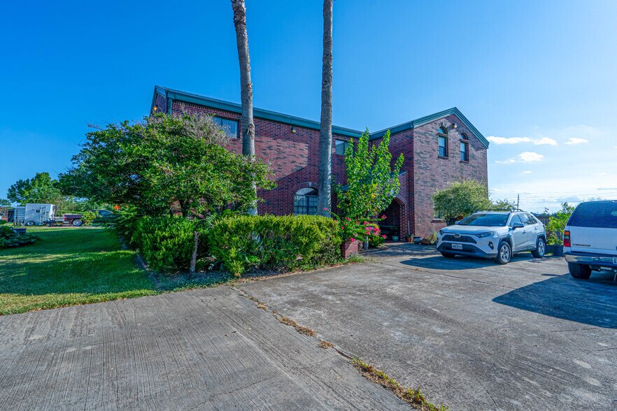 10522 Hughes Ranch Rd, Pearland, TX à vendre - Photo principale – Image 1 sur 7
