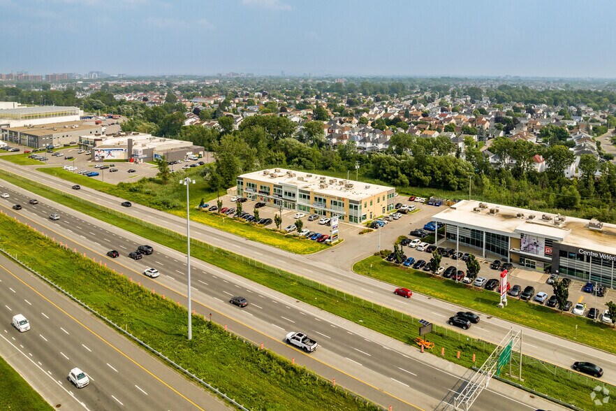 4488-4500 Hwy 440, Laval, QC à vendre - Aérien – Image 2 sur 5
