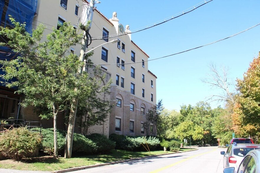 1 Elm St, Tuckahoe, NY à vendre - Photo de l’immeuble – Image 2 sur 9