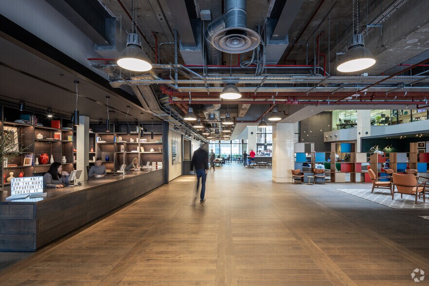10 Whitechapel High St, Londres à louer - Hall d’entrée – Image 3 sur 52