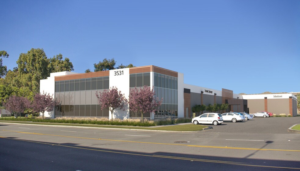 3531 Fashion Way, Torrance, CA à louer - Photo de l’immeuble – Image 2 sur 12