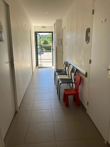 200 Avenue Paul Cézanne, Velaux à louer - Photo de l’immeuble – Image 2 sur 6