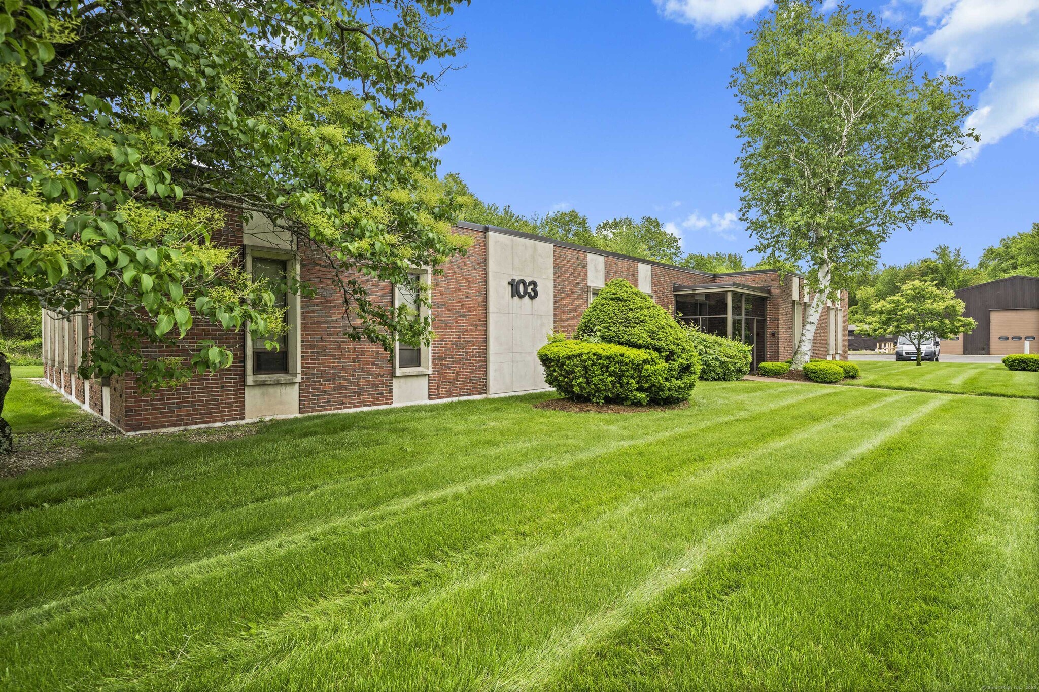 103 Phoenix Ave, Enfield, CT à louer Photo de l’immeuble– Image 1 sur 6