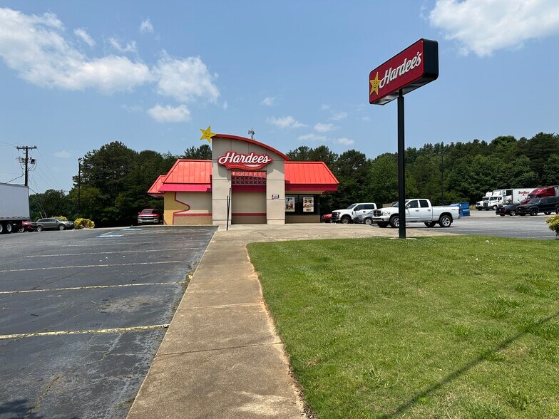 324 S Center St, Hildebran, NC à vendre - Photo de l’immeuble – Image 3 sur 9