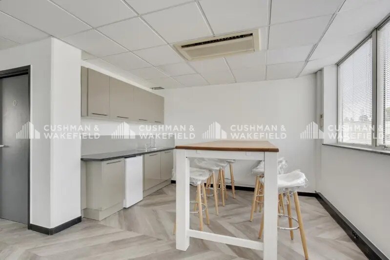 123-129 Rue Victor Hugo, Levallois-Perret à louer - Photo de l’immeuble – Image 2 sur 14