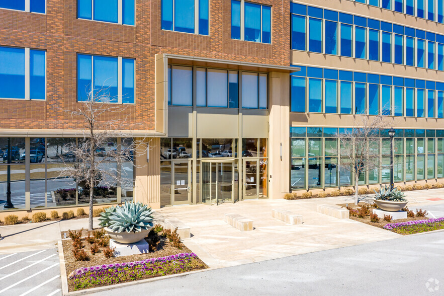 550 Reserve St, Southlake, TX à louer - Photo de l’immeuble – Image 3 sur 14