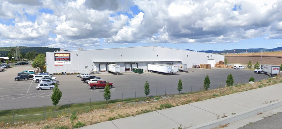 5405 W Riverbend Ave, Post Falls, ID à louer - Photo principale – Image 1 sur 29