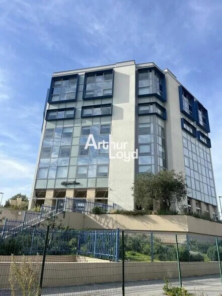 455 Promenade Des Anglais, Nice à louer - Photo de l’immeuble – Image 1 sur 5