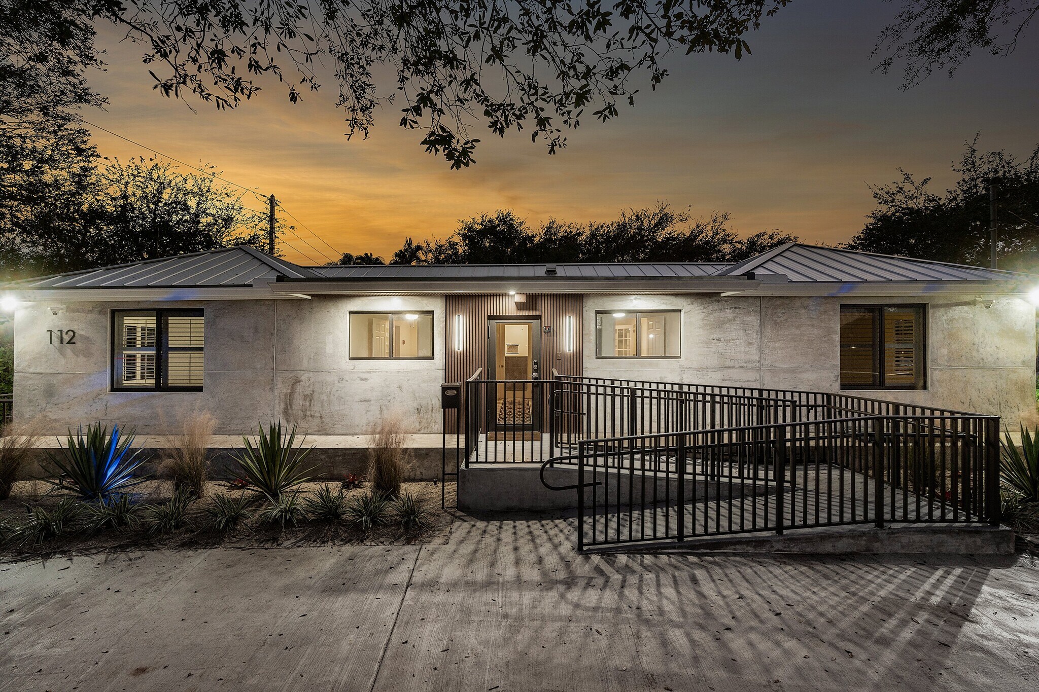 112 SE 10th St, Delray Beach, FL à vendre Photo de l’immeuble– Image 1 sur 55