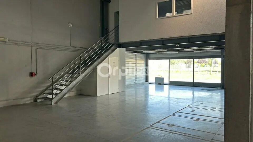 Local d’activités dans Serres-Castet à louer - Photo de l’immeuble – Image 1 sur 8