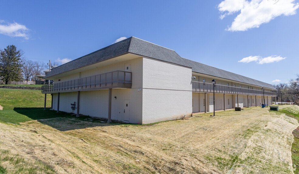 1849 Gwynn Oak Ave, Woodlawn, MD à louer - Photo de l’immeuble – Image 2 sur 6
