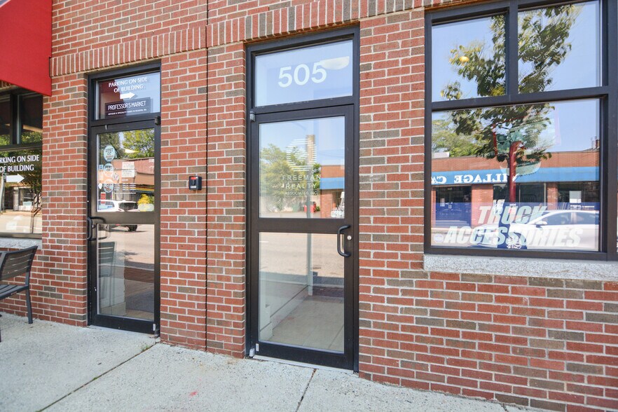 505 Main St, Reading, MA à louer - Photo de l’immeuble – Image 1 sur 9