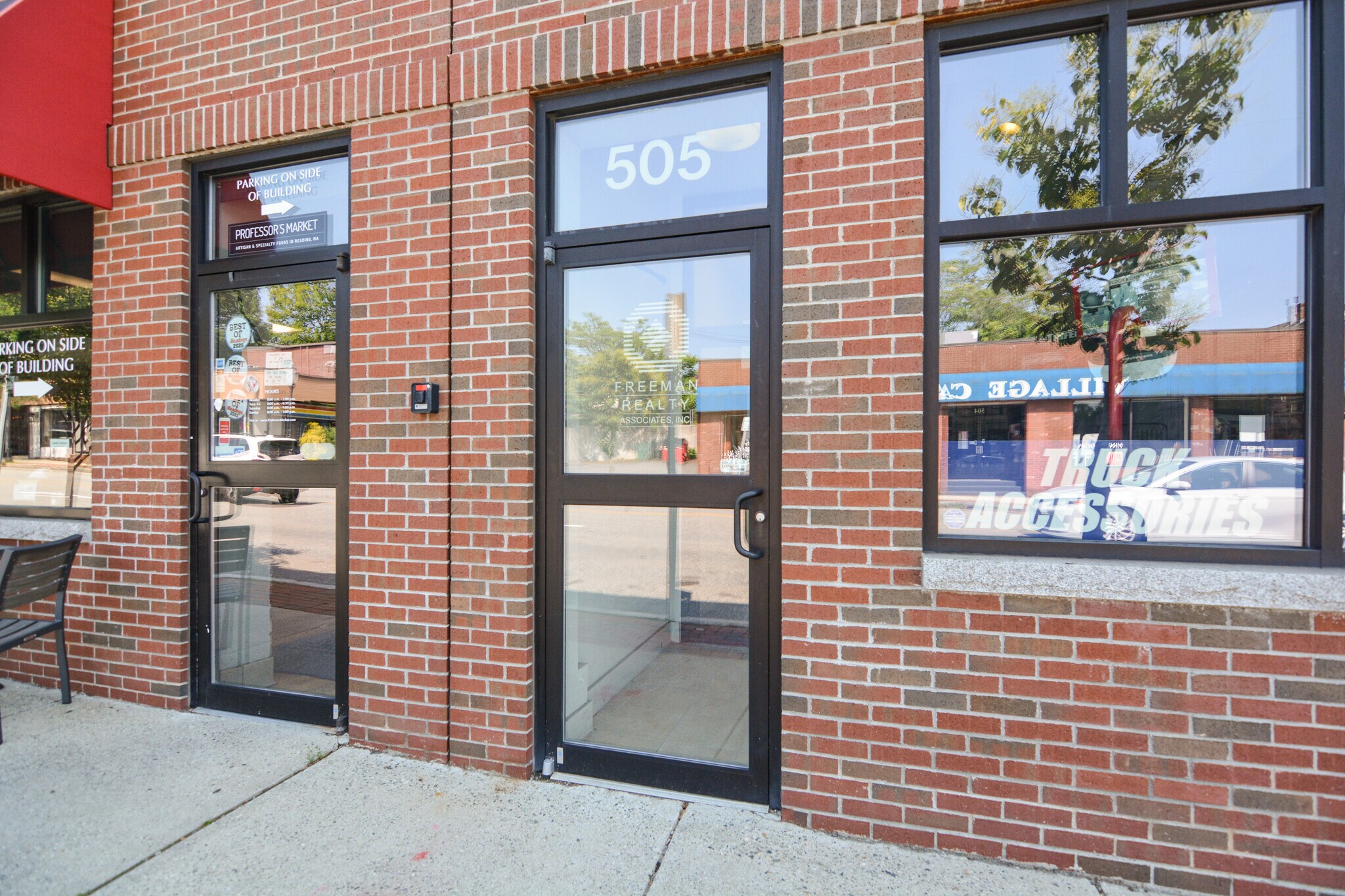 505 Main St, Reading, MA à louer Photo de l’immeuble– Image 1 sur 10
