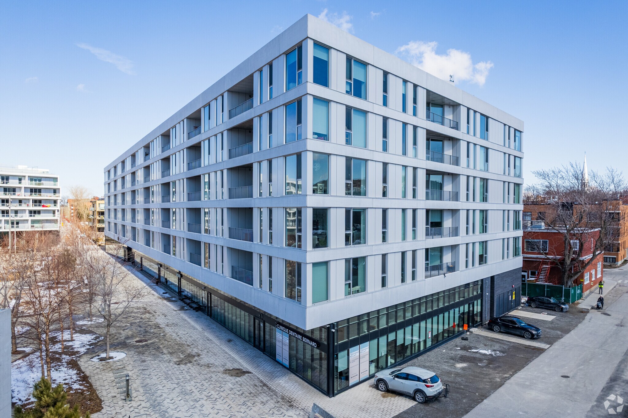 1300 Av Thérèse-Lavoie-Roux, Outremont, QC à louer Photo principale– Image 1 sur 4