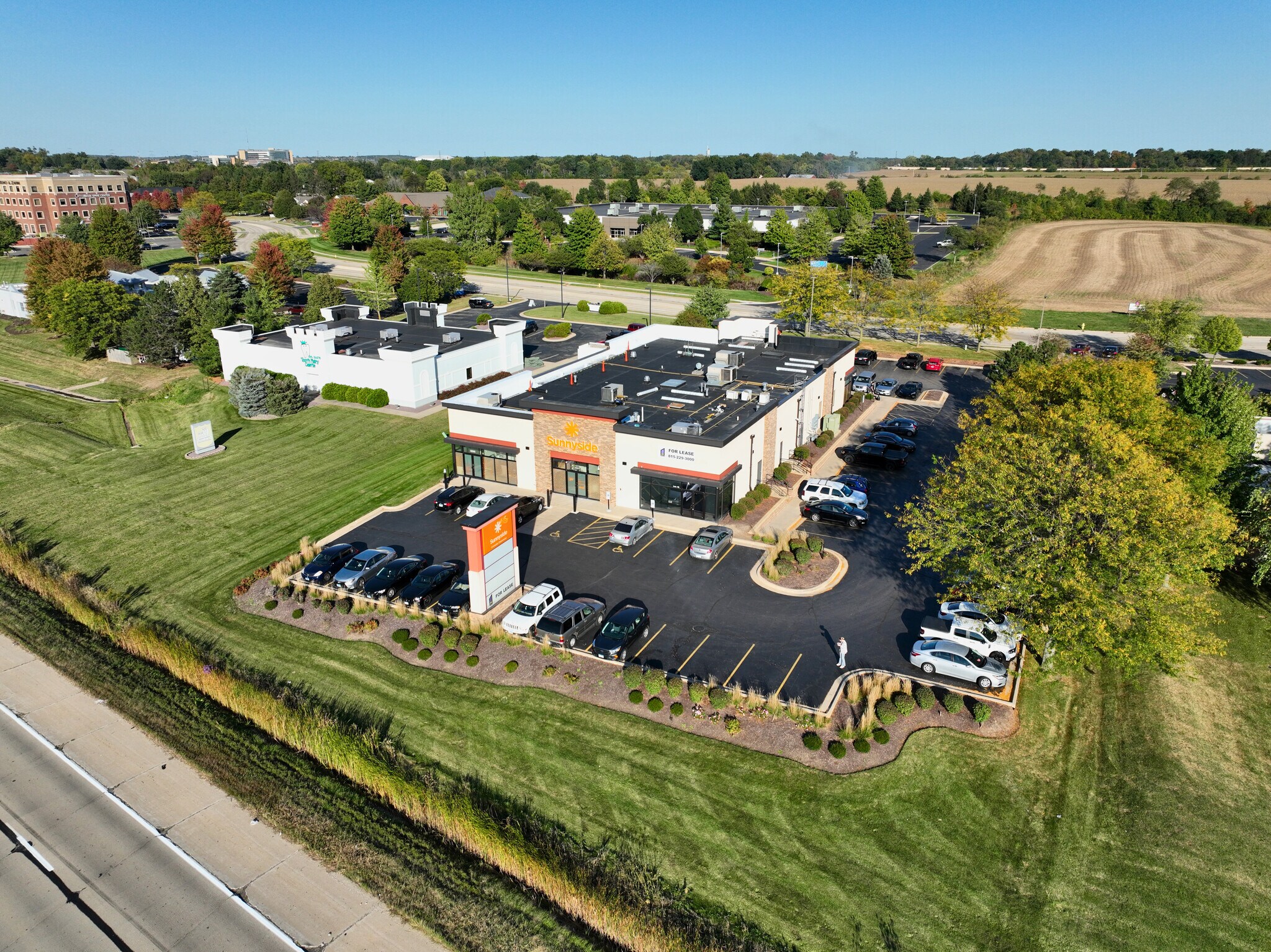 2696 Mcfarland Rd, Rockford, IL à louer Photo principale– Image 1 sur 8