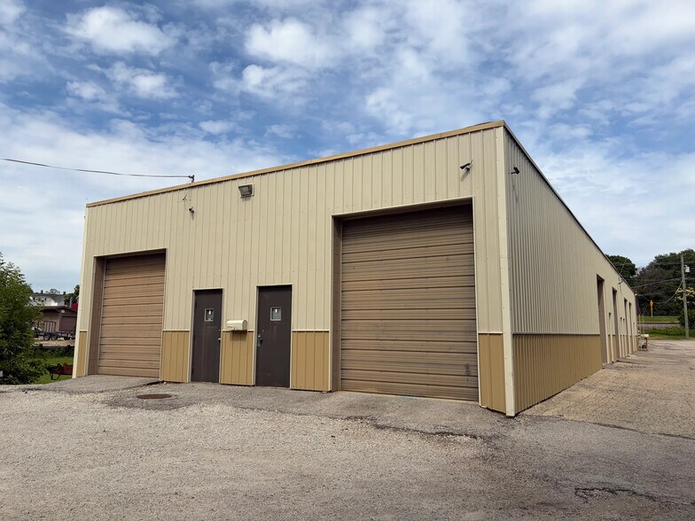 782 N Broadway, Aurora, IL à vendre - Photo de l’immeuble – Image 2 sur 3