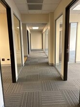 701 Lee St, Des Plaines, IL à louer Photo de l’immeuble– Image 2 sur 5