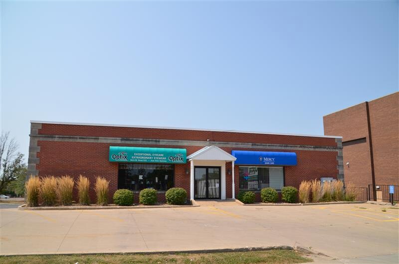 2740 1st Ave NE, Cedar Rapids, IA à vendre - Photo de l’immeuble – Image 2 sur 2