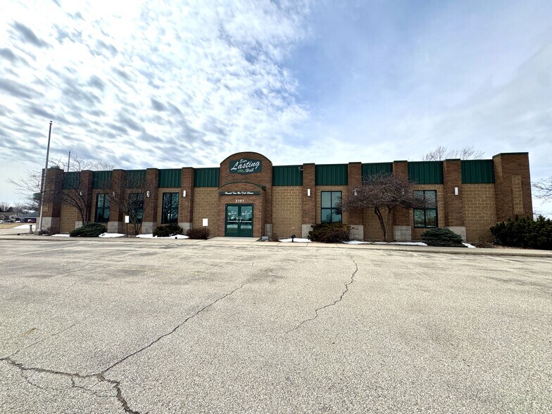 2101 American Dr, Little Chute, WI à vendre - Photo de l’immeuble – Image 2 sur 7