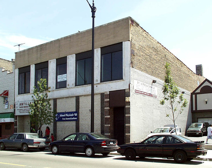 3111 W Armitage Ave, Chicago, IL à louer - Photo de l’immeuble – Image 2 sur 15
