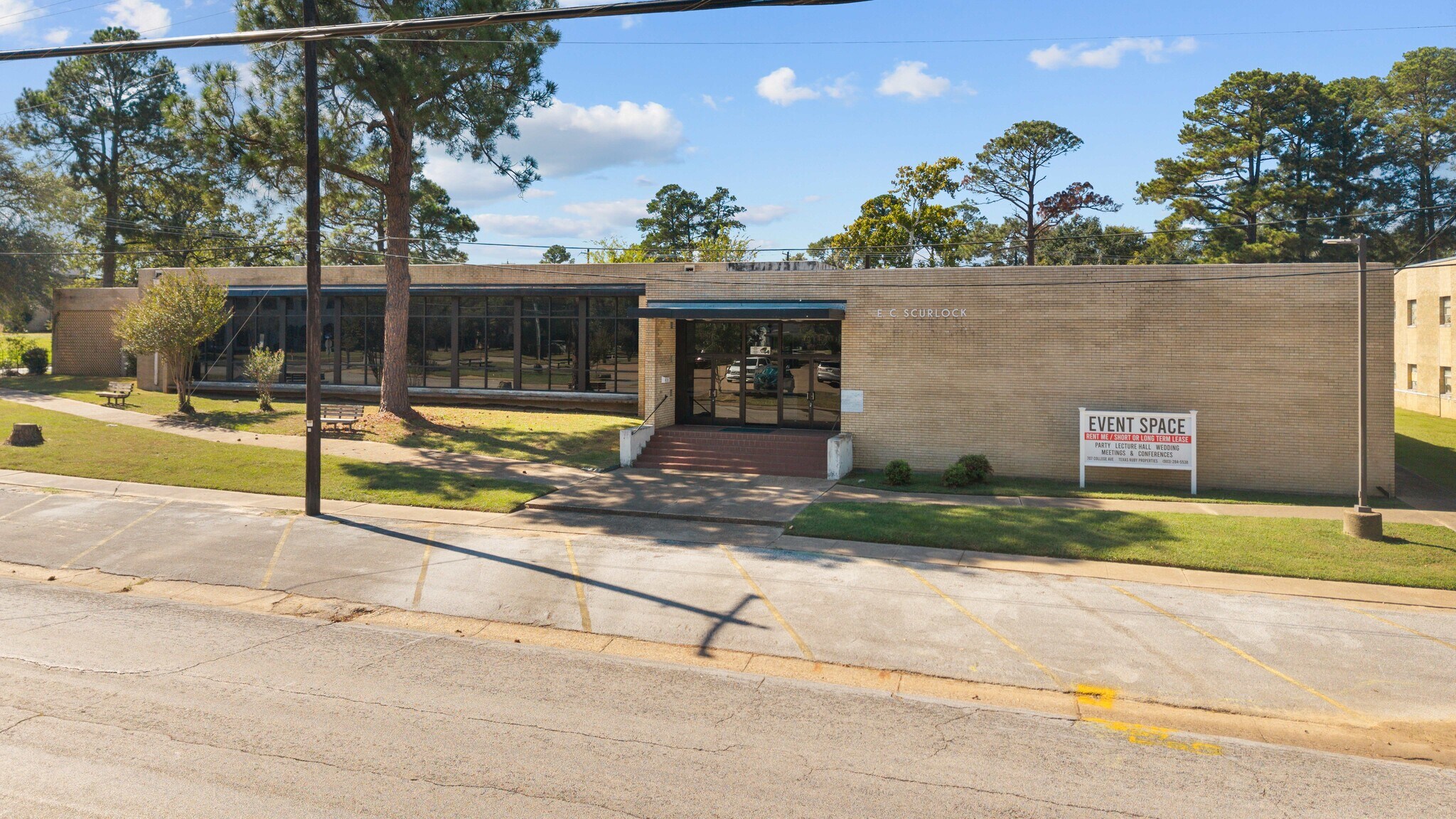 709 College Ave, Jacksonville, TX à vendre Photo principale– Image 1 sur 2