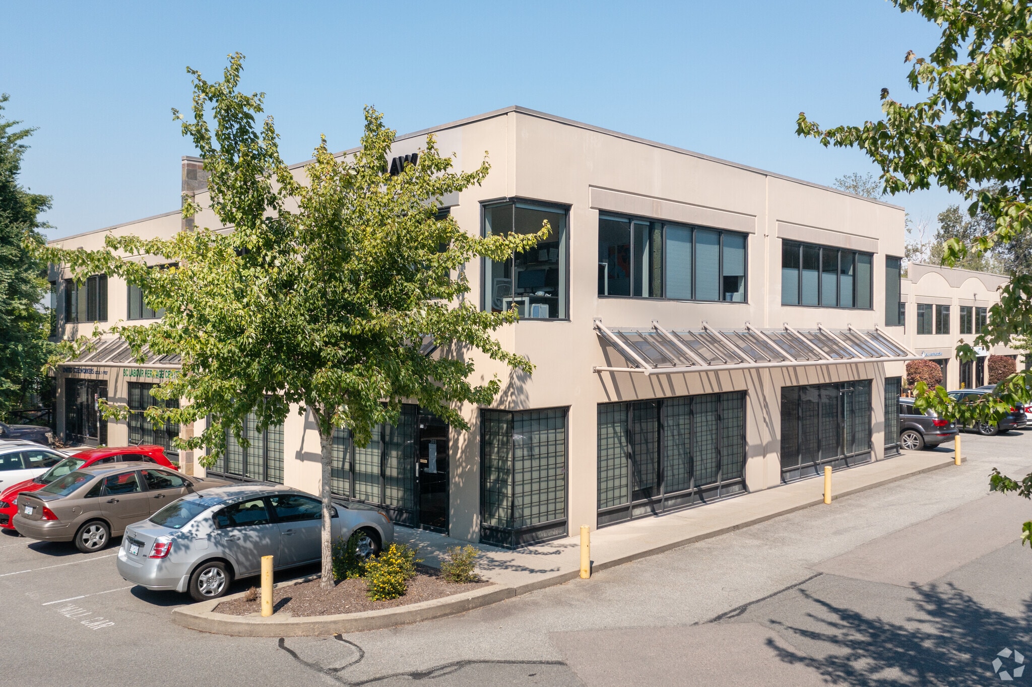 8988 Fraserton Ct, Burnaby, BC à vendre Photo principale– Image 1 sur 8