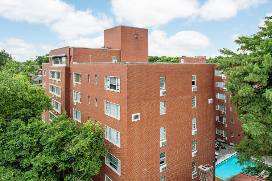 512 W Ormsby Ave, Louisville, KY à vendre - Photo principale – Image 1 sur 50