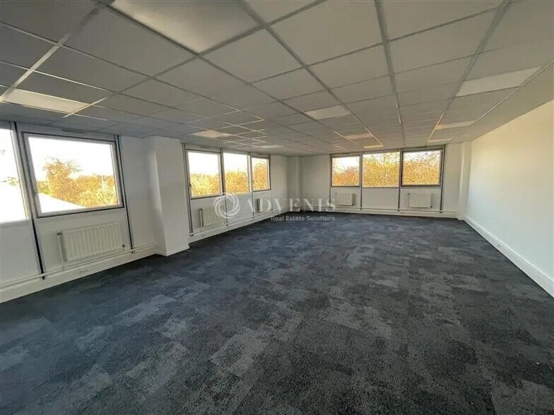 Bureau dans Fontenay-sous-Bois à louer - Photo de l’immeuble – Image 3 sur 5