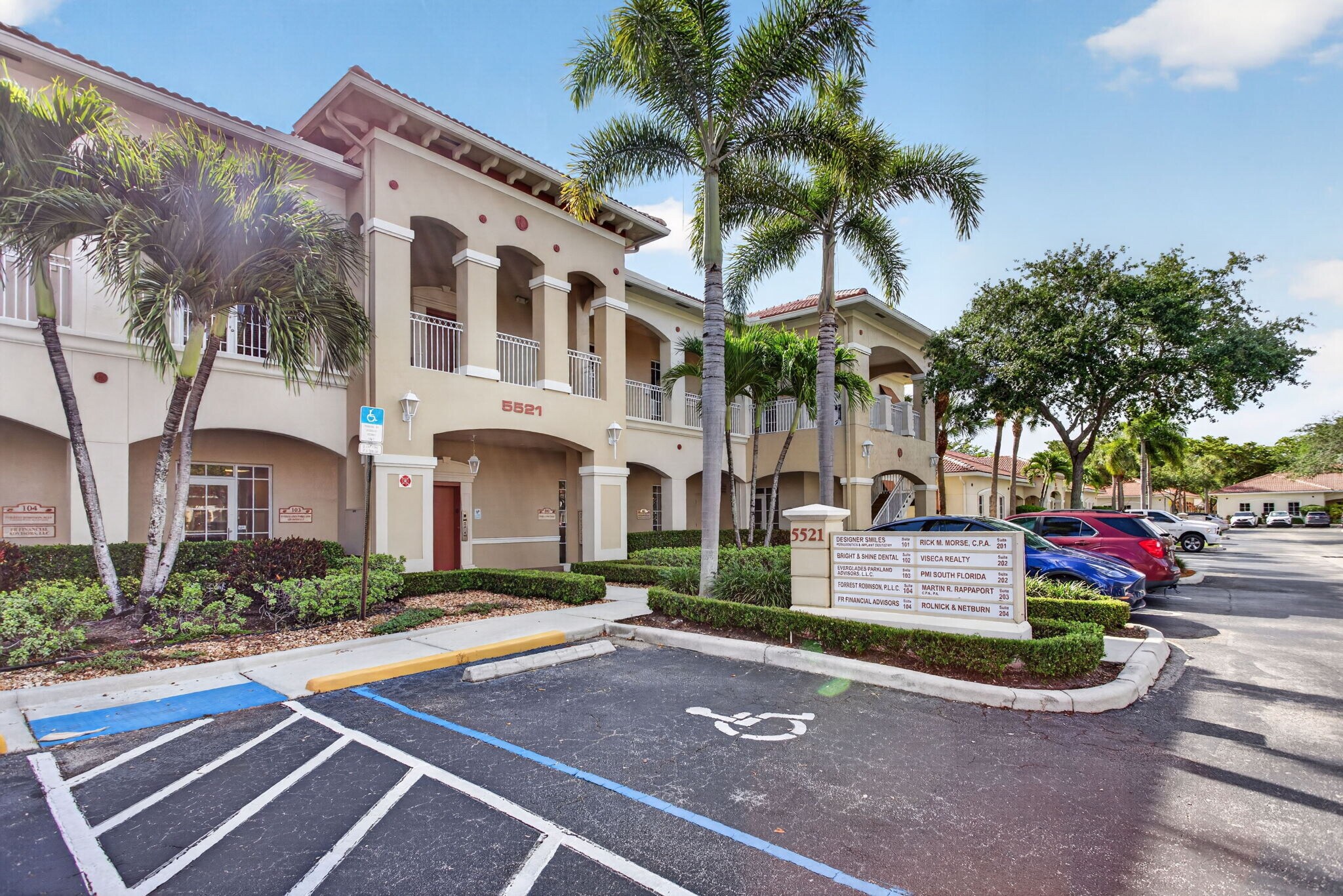 5521 N University Dr, Coral Springs, FL à vendre Photo de l’immeuble– Image 1 sur 38