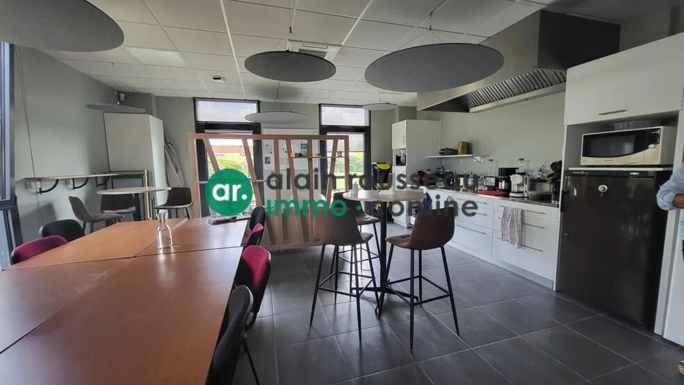 Bureau dans Beaucouzé à vendre - Photo de l’immeuble – Image 3 sur 5