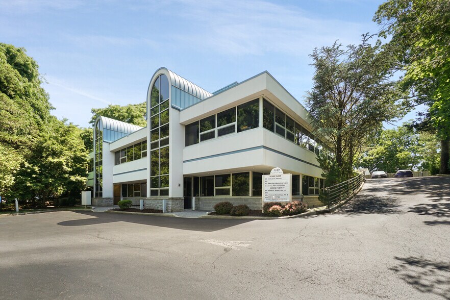 449 N State Rd, Briarcliff Manor, NY à louer - Photo de l’immeuble – Image 3 sur 8
