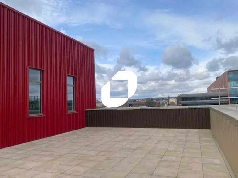 Bureau dans Gennevilliers à vendre - Photo de l’immeuble – Image 3 sur 31