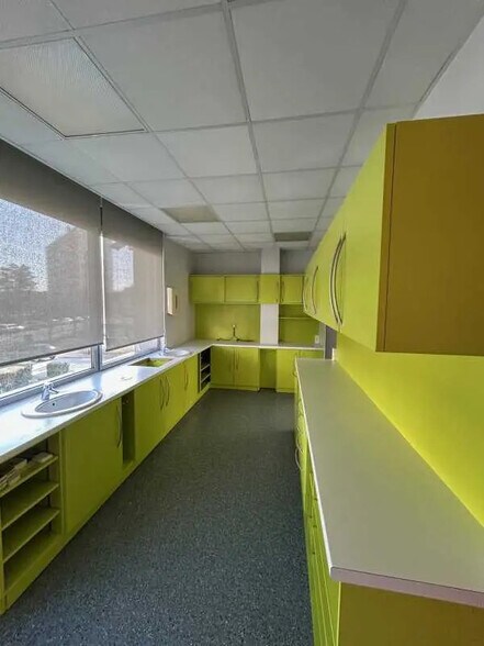 Bureau dans Bihorel à louer - Photo de l’immeuble – Image 3 sur 6