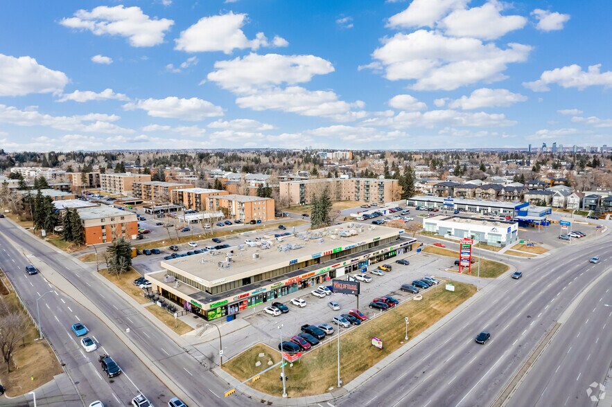 5809 Macleod Trl SW, Calgary, AB à louer - Aérien – Image 2 sur 6