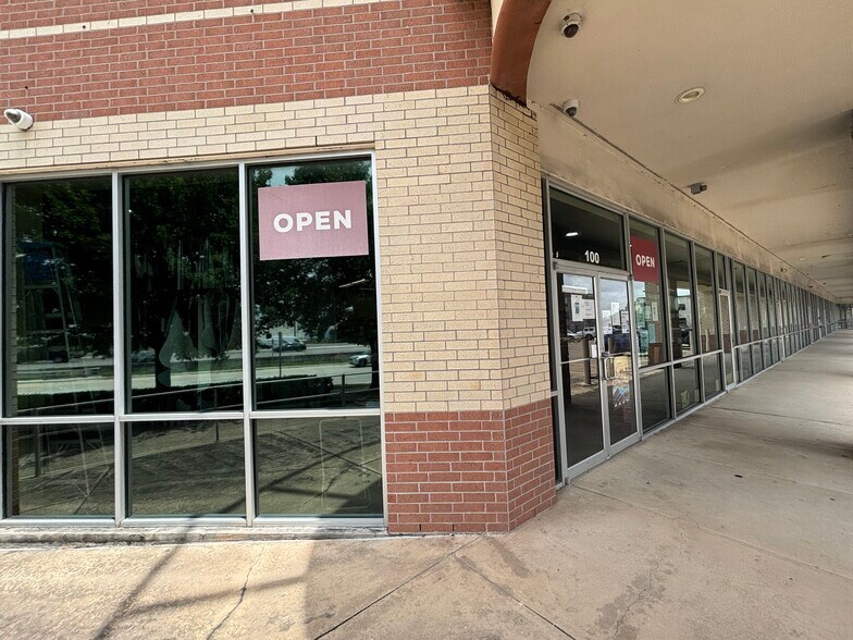 7601 W Sam Houston S, Houston, TX à vendre - Photo de l’immeuble – Image 2 sur 13