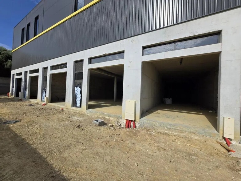 Industriel/Logistique dans Six-Fours-les-Plages à vendre - Photo de l’immeuble – Image 1 sur 6