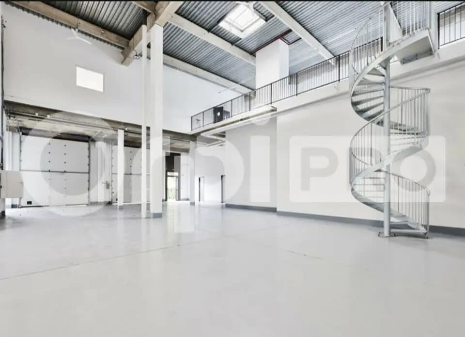 Local d’activités dans Lisses à louer Photo de l’immeuble– Image 1 sur 9