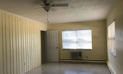 506 69th Ave, St Pete Beach, FL à vendre - Photo intérieure – Image 3 sur 3
