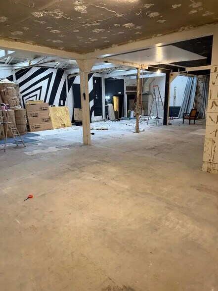 Local commercial dans Paris à louer - Photo intérieure – Image 2 sur 6