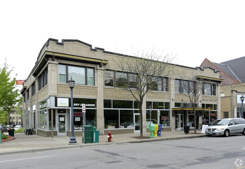 2000-2006 Hennepin Ave, Minneapolis, MN à louer - Photo de l’immeuble – Image 3 sur 14