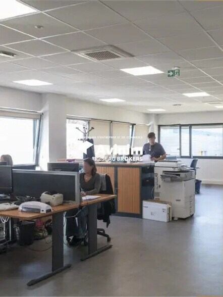 Bureau dans Ézanville à vendre - Photo de l’immeuble – Image 1 sur 5