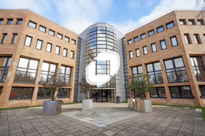 Bureau dans Le Pecq à louer - Photo de l’immeuble – Image 1 sur 14