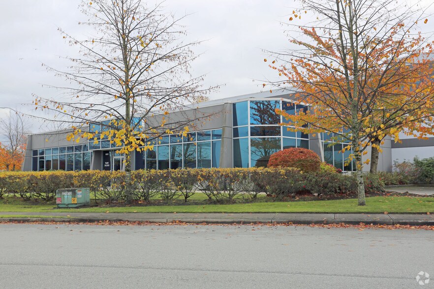 6800 Dennett Pl, Delta, BC à louer - Photo de l’immeuble – Image 2 sur 7