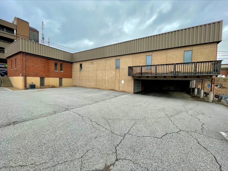 12 W Lincoln St, Belleville, IL à vendre - Photo de l’immeuble – Image 2 sur 3