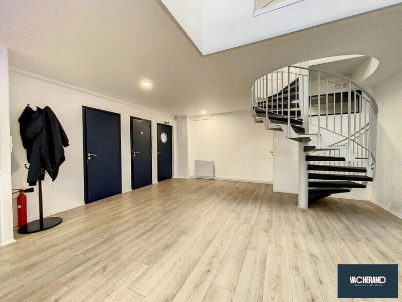 Bureau dans Aulnoy-lez-Valenciennes à vendre - Photo de l’immeuble – Image 3 sur 6