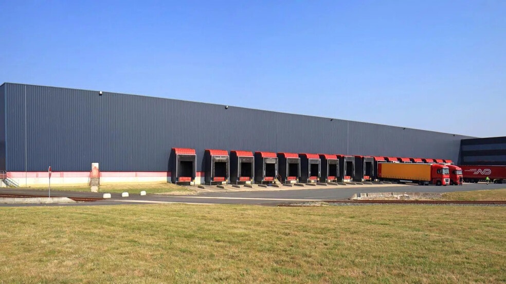 Industriel/Logistique dans Meung-sur-Loire à louer - Photo de l’immeuble – Image 3 sur 5